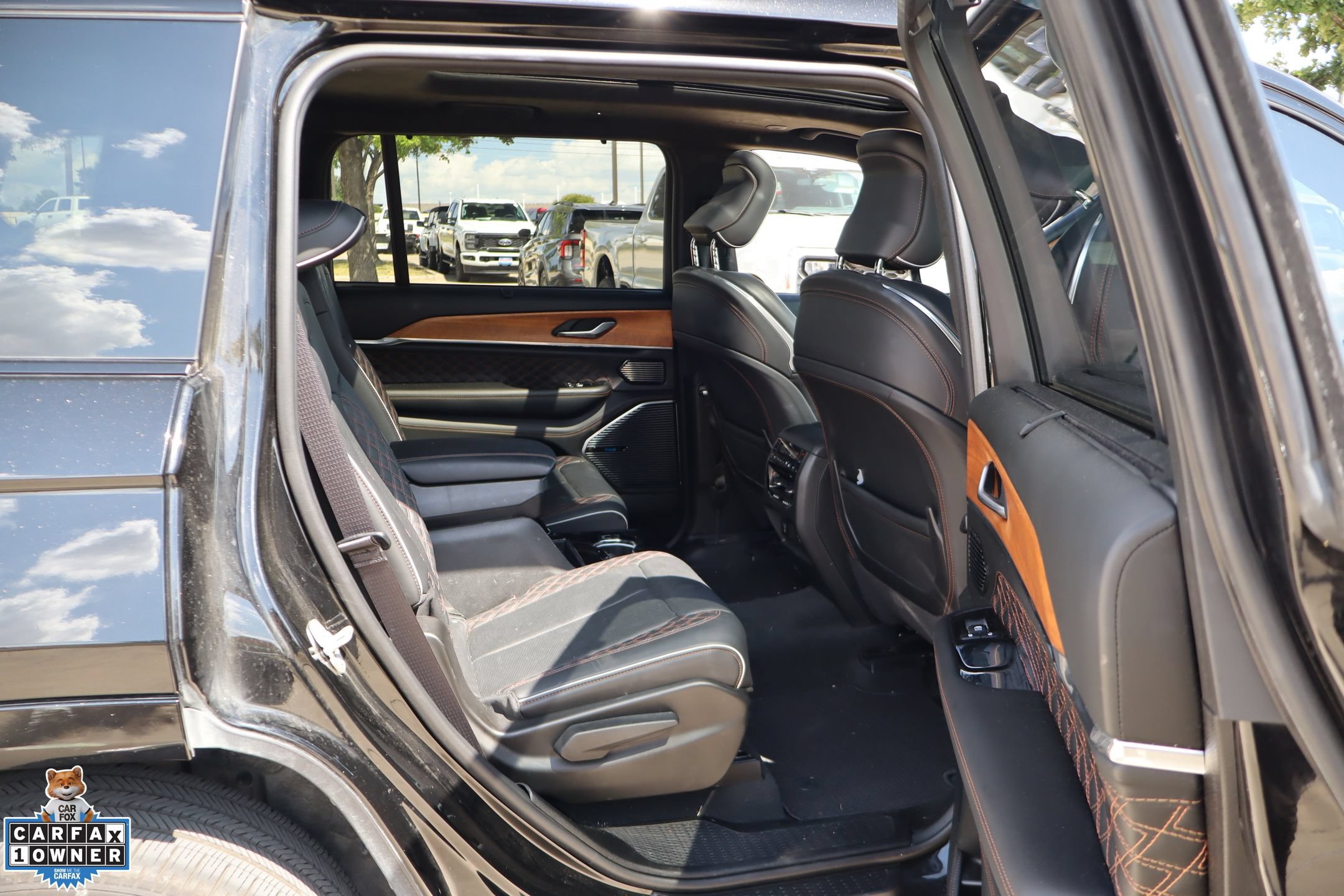 Used 2023 Jeep Grand Cherokee L Summit AWD/4WD image 31