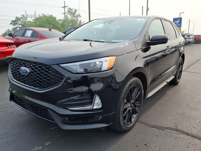 Certified 2024 Ford Edge ST-Line AWD/4WD image 3