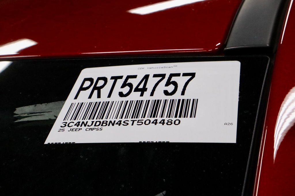 Used 2025 Jeep Compass Latitude image 33