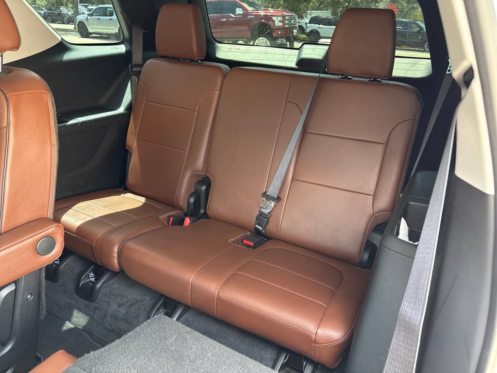 Used 2020 Chevrolet Traverse High Country w/ LPO, Cargo Package FWD image 32