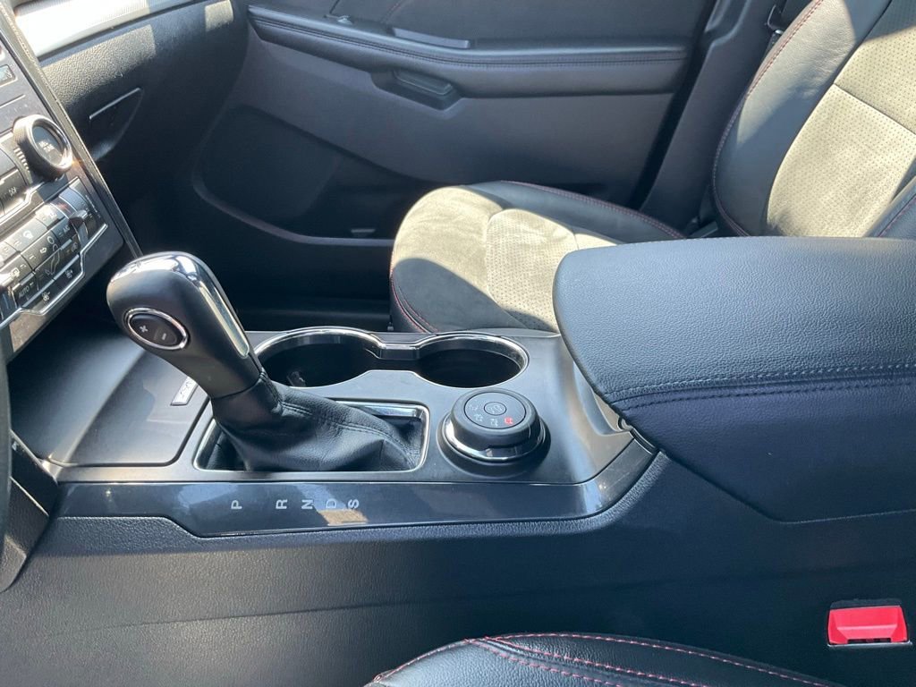 Certified 2019 Ford Explorer XLT w/ Equipment Group 202A image 17