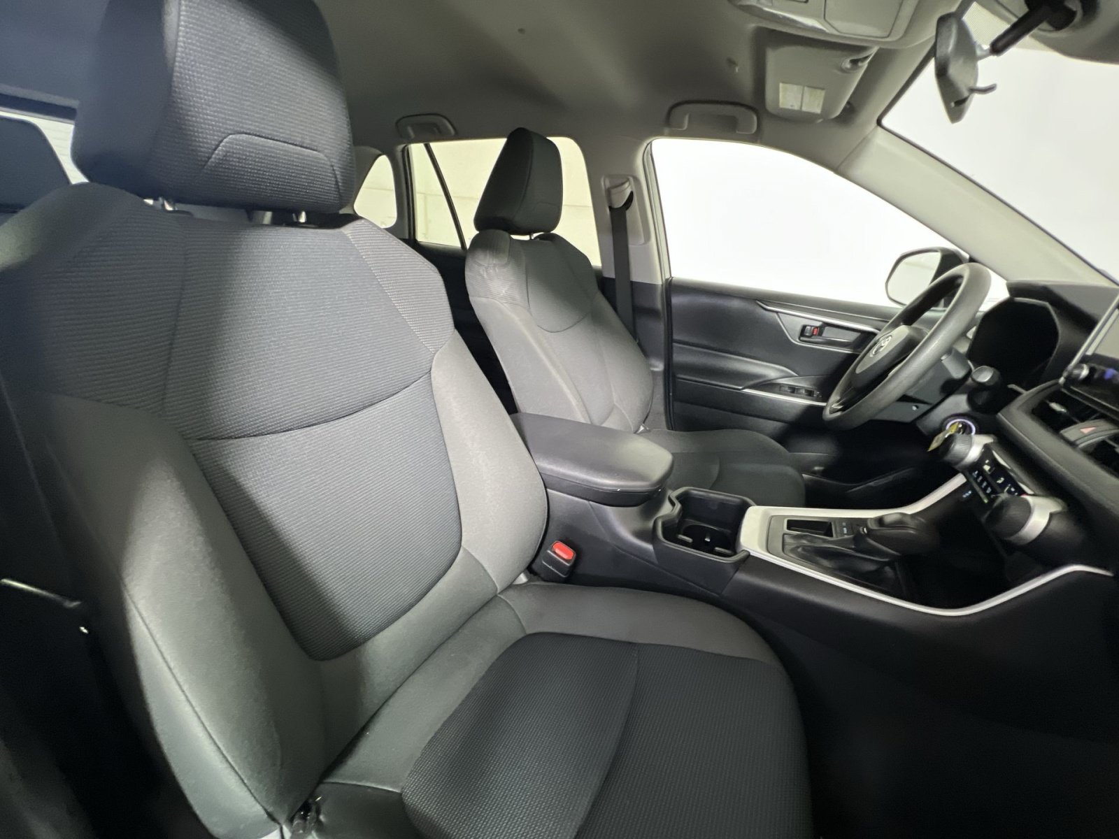 Used 2023 Toyota RAV4 LE FWD image 25