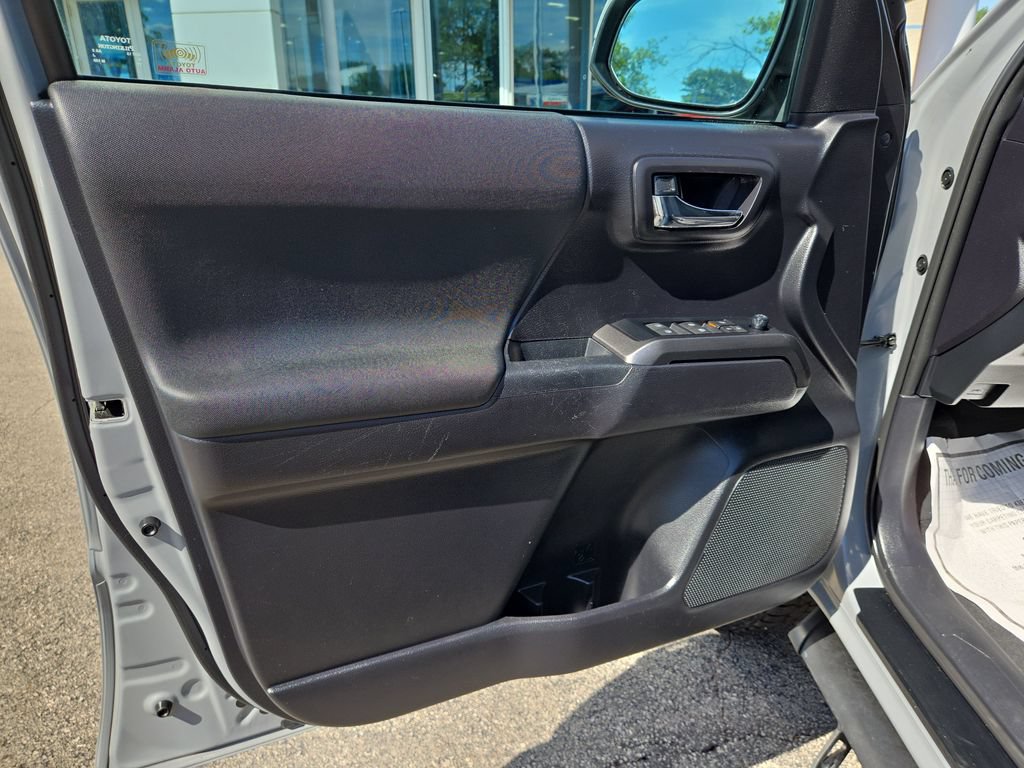 Used 2021 Toyota Tacoma TRD Off-Road AWD/4WD image 16