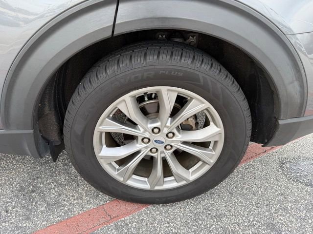 Certified 2021 Ford Explorer XLT w/ Equipment Group 202A image 5