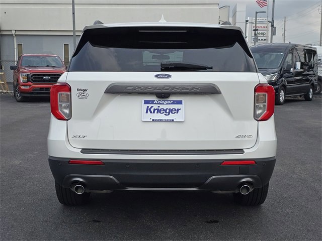 Certified 2022 Ford Explorer XLT w/ Equipment Group 202A image 4