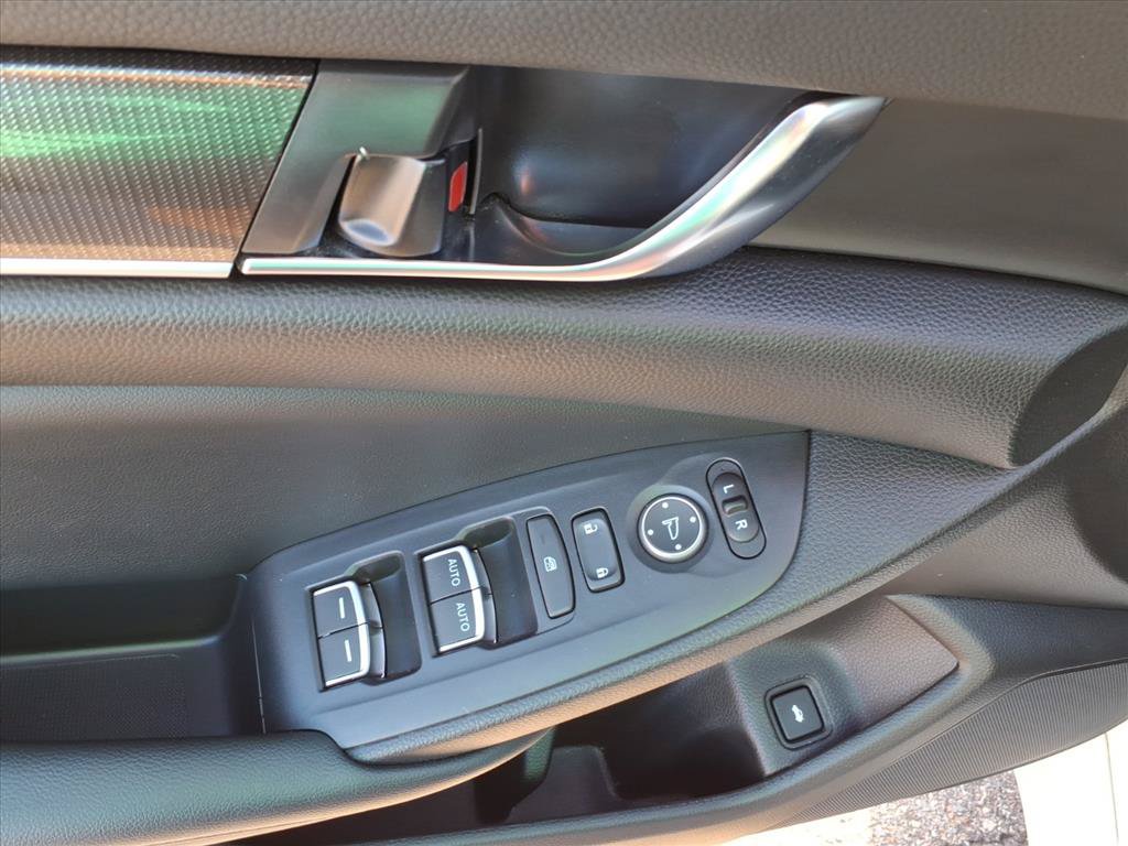 Used 2022 Honda Accord Sport image 10