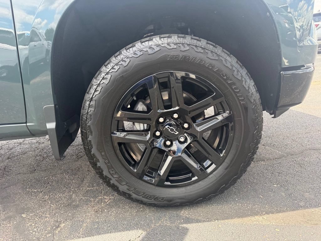 Used 2025 Chevrolet Silverado 1500 LT Trail Boss w/ LT Trail Boss Premium Package AWD/4WD image 9