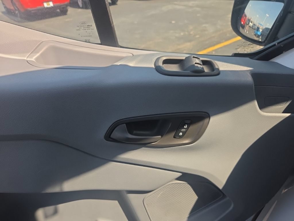 Certified 2017 Ford Transit 350 XL RWD image 11