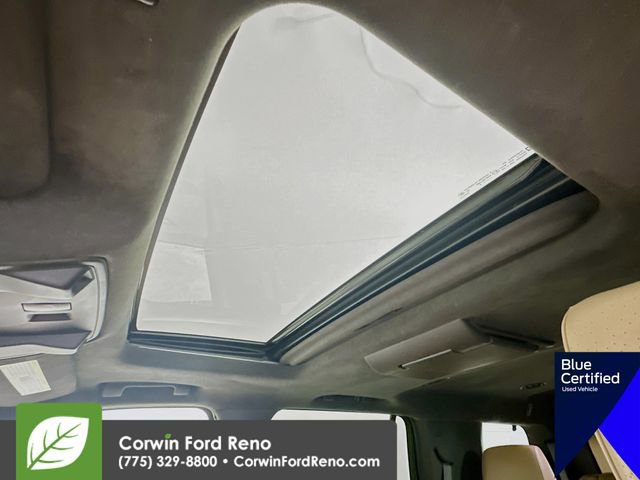 Used 2018 Cadillac Escalade Platinum AWD/4WD image 26