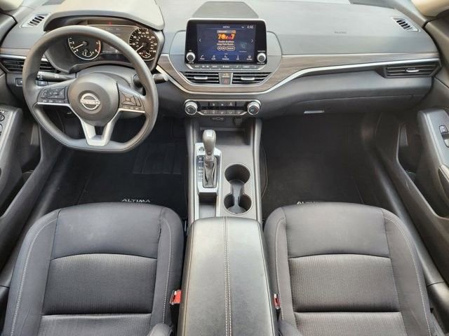 Used 2025 Nissan Altima 2.5 SV FWD image 25