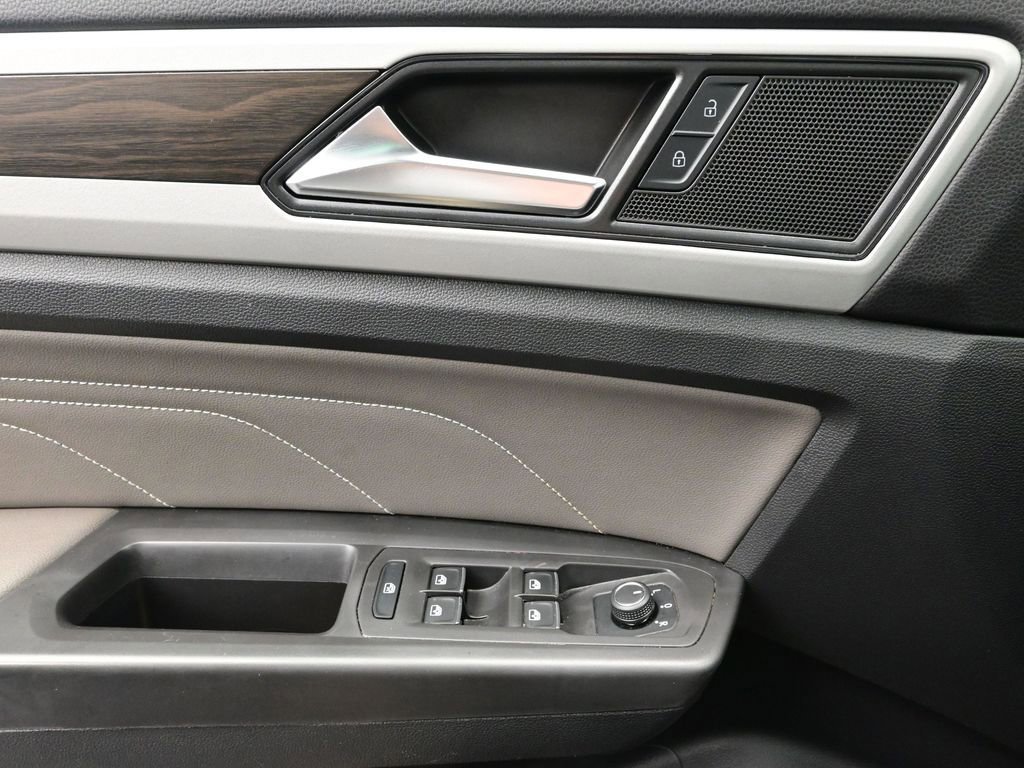 Used 2023 Volkswagen Atlas SE w/ Panoramic Sunroof Package FWD image 17