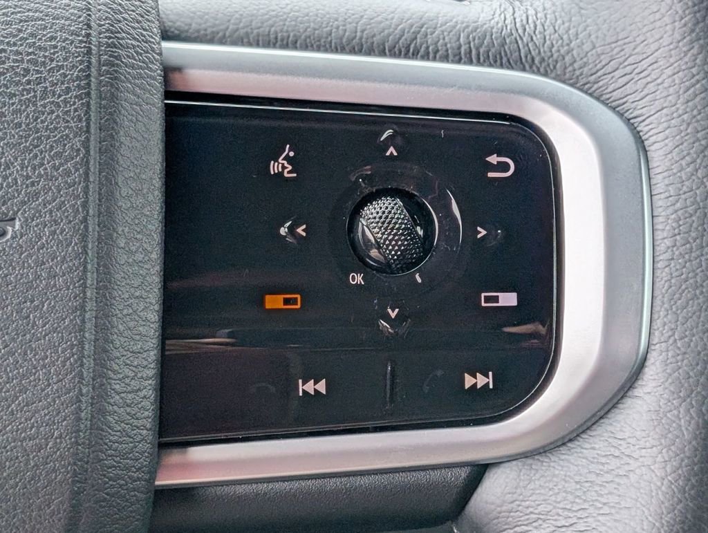 Used 2025 Nissan Armada Platinum image 30