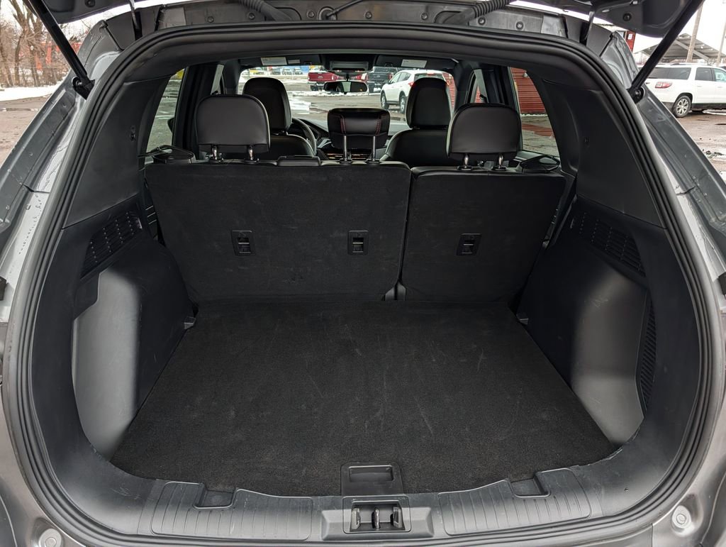 Certified 2025 Ford Escape ST-Line AWD/4WD image 10