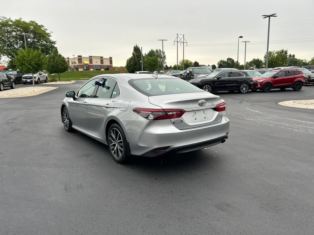 Used 2021 Toyota Camry XLE w/ Navigation Package FWD image 9