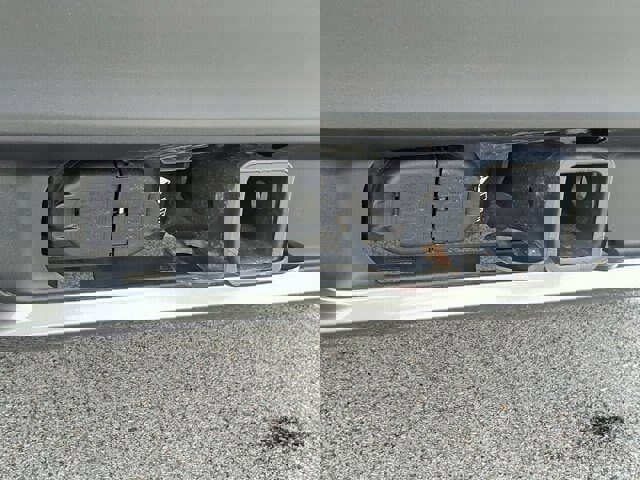 Certified 2023 Ford Explorer XLT w/ Equipment Group 202A image 31