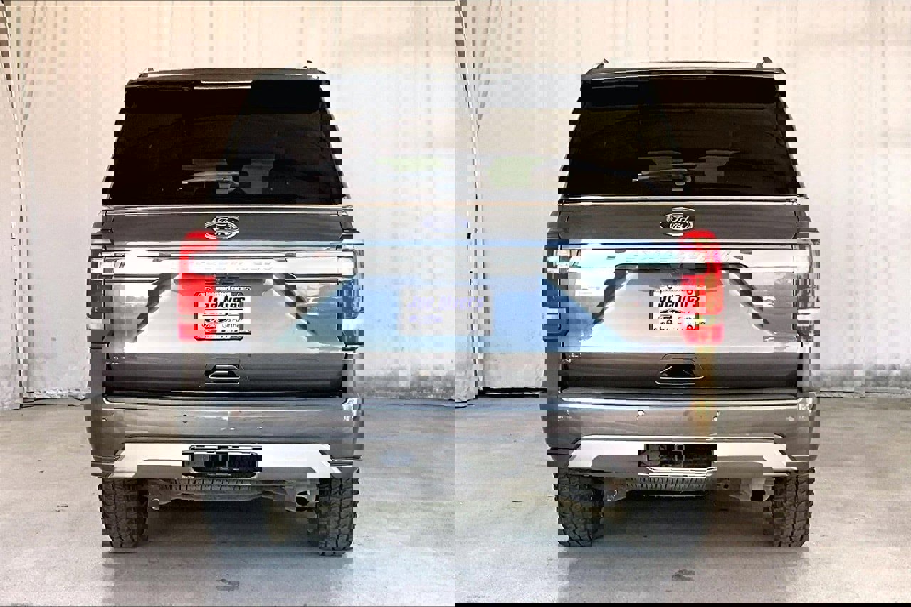 Certified 2021 Ford Expedition XLT image 3