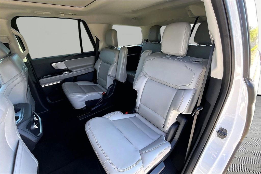 Certified 2025 Ford Expedition Active AWD/4WD image 26