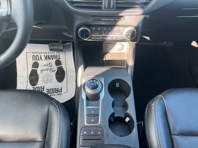 Certified 2022 Ford Escape Titanium image 10