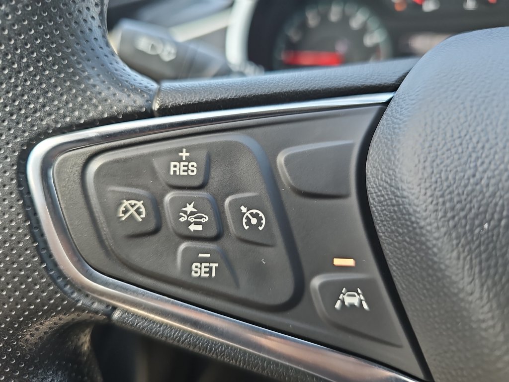 Used 2025 Chevrolet Malibu LT FWD image 16