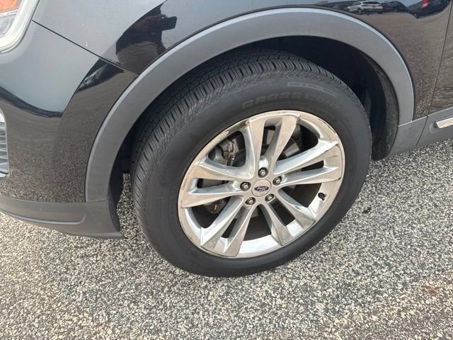 Certified 2018 Ford Explorer XLT w/ Equipment Group 202A AWD/4WD image 7