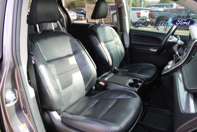 Used 2019 Toyota Sienna SE image 12