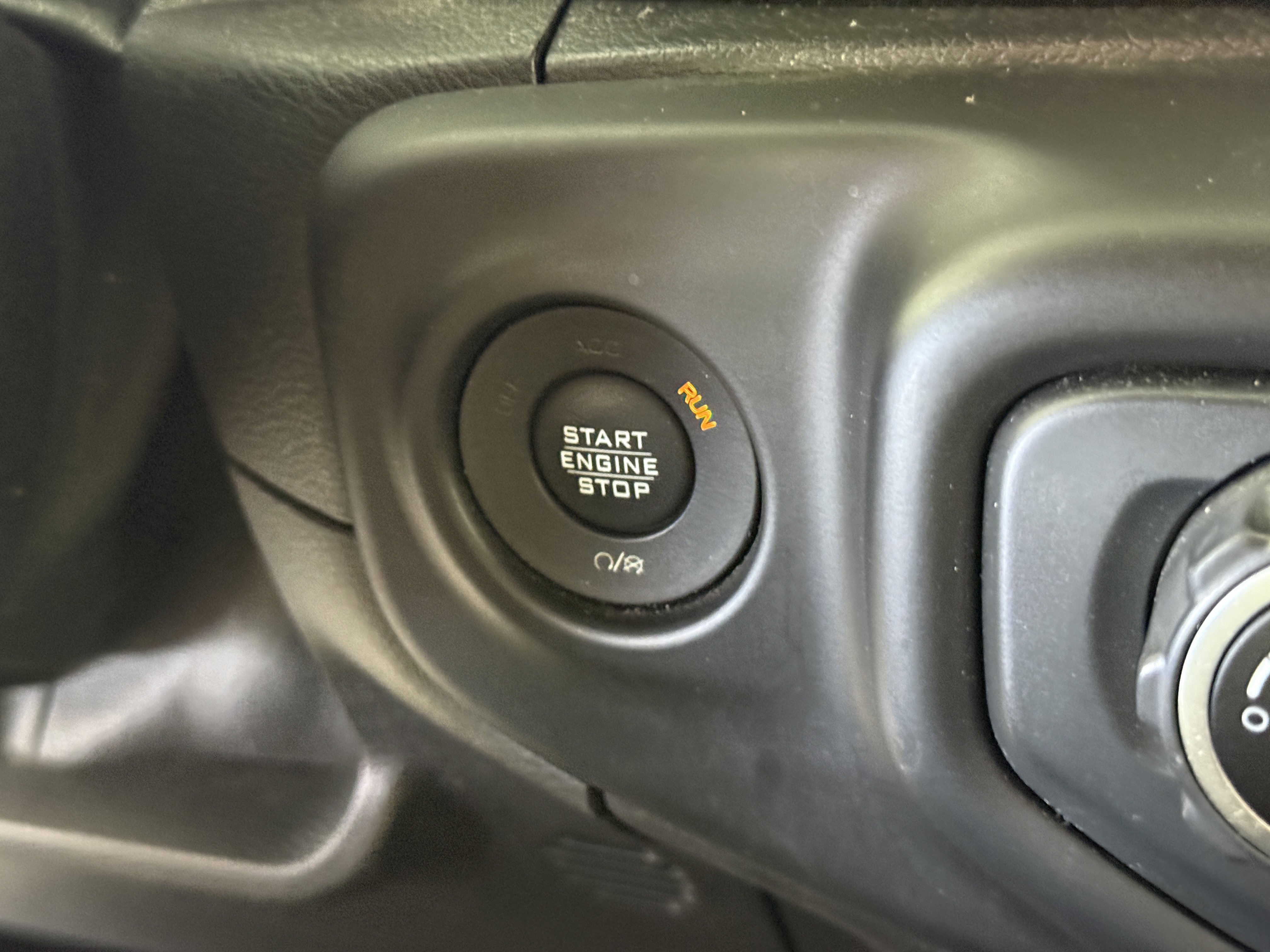 Used 2018 Jeep Wrangler Sport AWD/4WD image 28