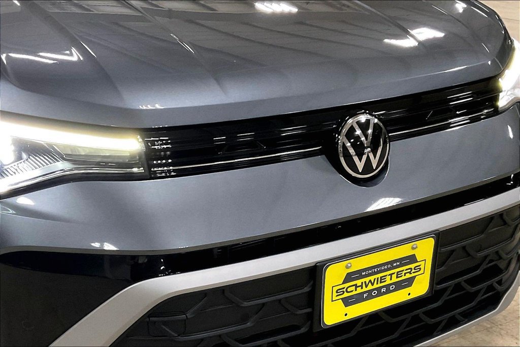 Used 2025 Volkswagen Taos SE AWD/4WD image 28