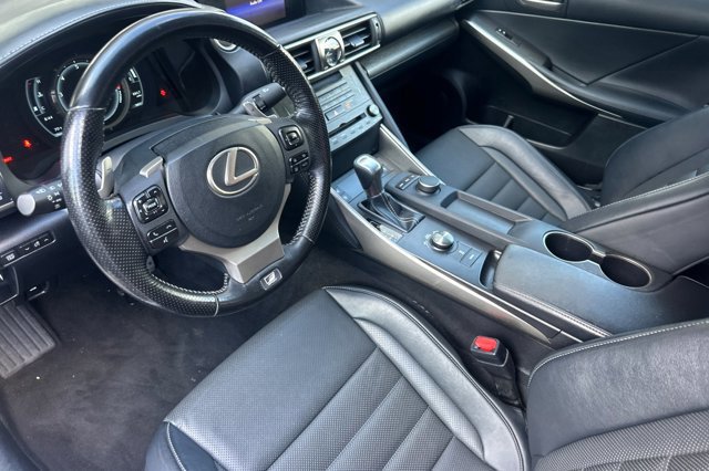 Used 2019 Lexus IS 300 F Sport image 9