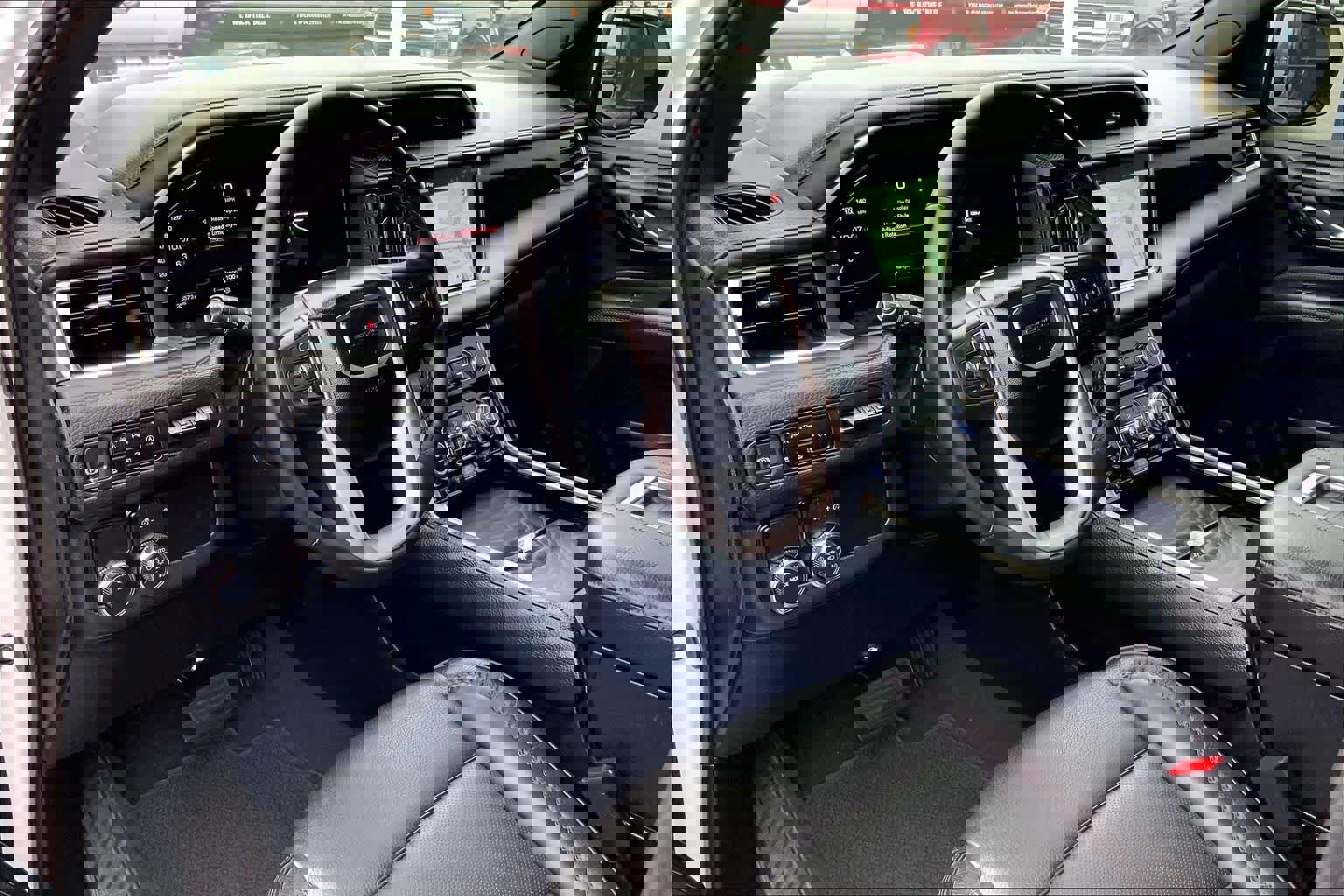 Used 2024 GMC Yukon XL Denali image 16