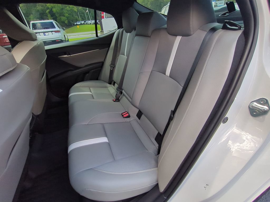 Used 2025 Toyota Camry SE FWD image 17