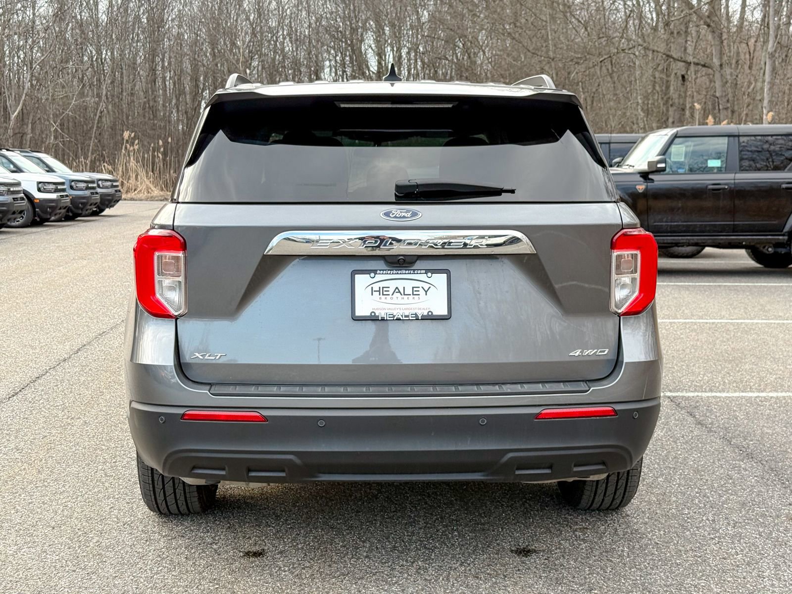 Certified 2023 Ford Explorer XLT image 3