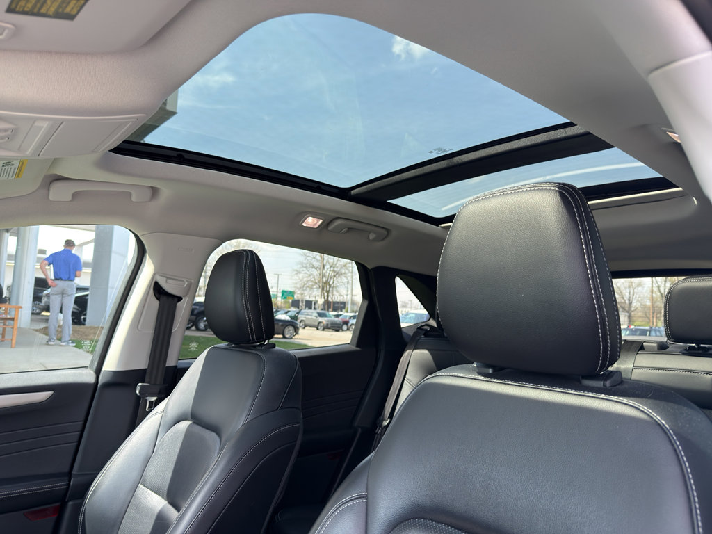 Certified 2021 Ford Escape SEL w/ Technology Package image 4