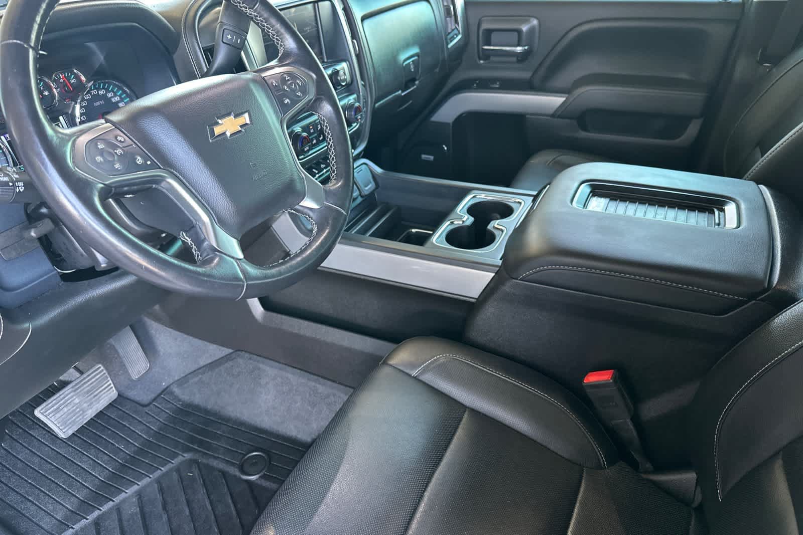 Used 2018 Chevrolet Silverado 1500 LTZ Z71 w/ Redline Edition AWD/4WD image 11