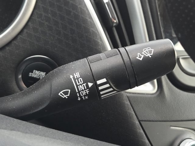 Used 2025 Chevrolet Malibu LT FWD image 37