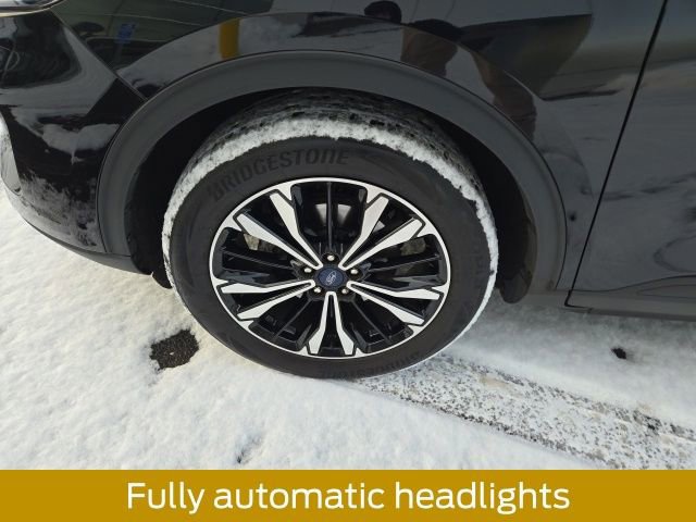 Certified 2022 Ford Escape SE w/ SE Sport Appearance Package image 17