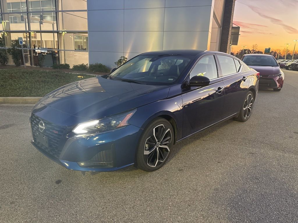 Used 2024 Nissan Altima 2.5 SR