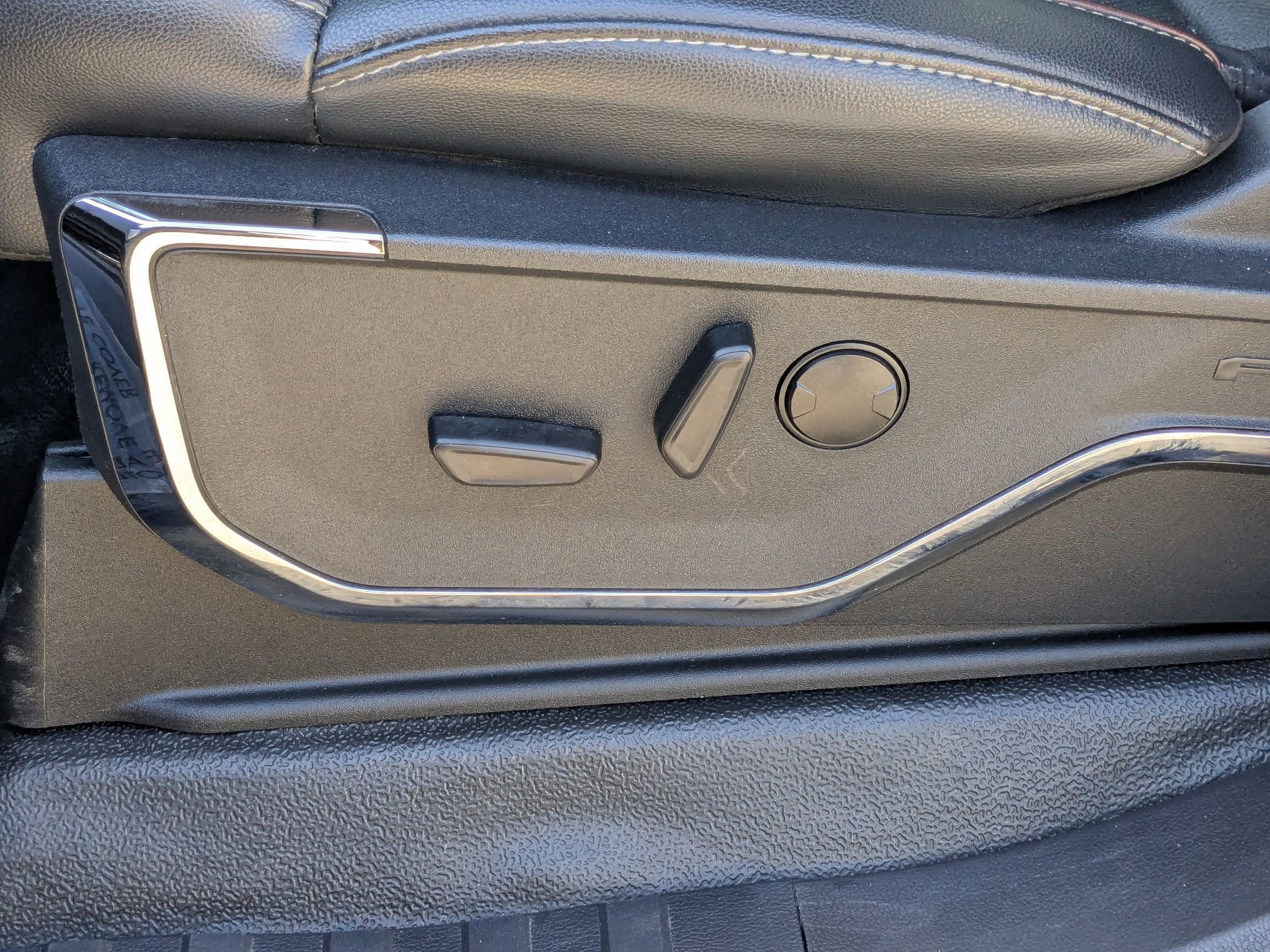 Certified 2024 Ford F350 Lariat w/ Lariat Ultimate Package AWD/4WD image 17