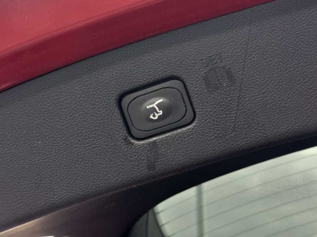 Certified 2023 Ford Edge Titanium AWD/4WD image 12
