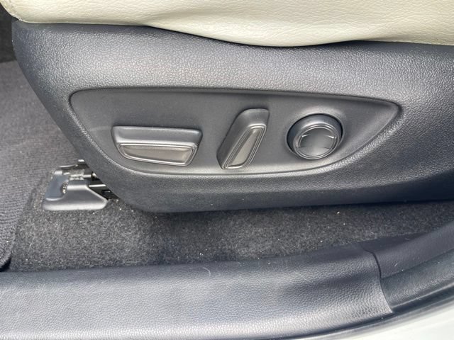 Used 2022 Toyota RAV4 XLE AWD/4WD image 14