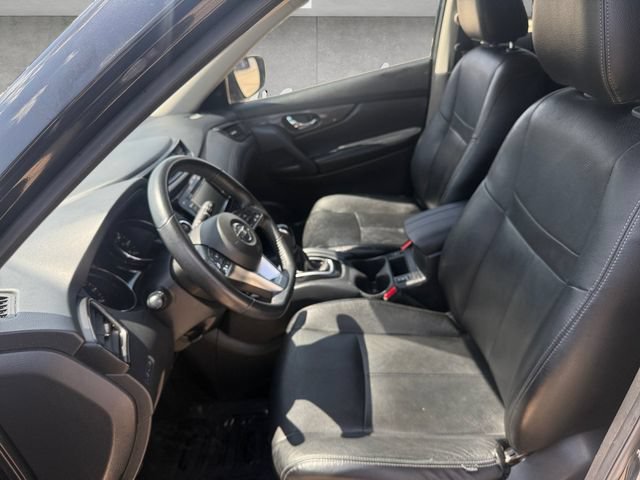 Used 2020 Nissan Rogue SV FWD image 20