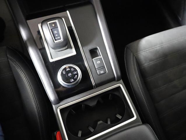 Used 2023 Mitsubishi Outlander SE image 18