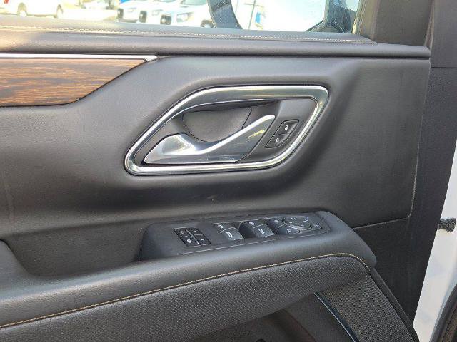 Used 2024 Chevrolet Suburban Premier AWD/4WD image 21