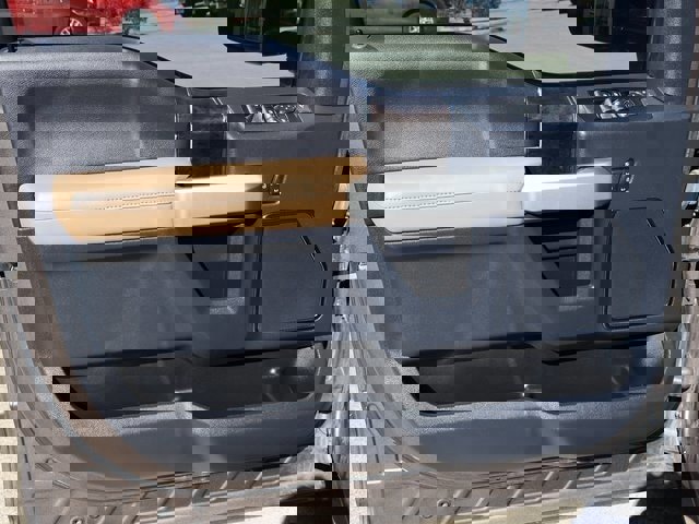 Certified 2022 Ford F250 Lariat w/ Lariat Value Package image 22