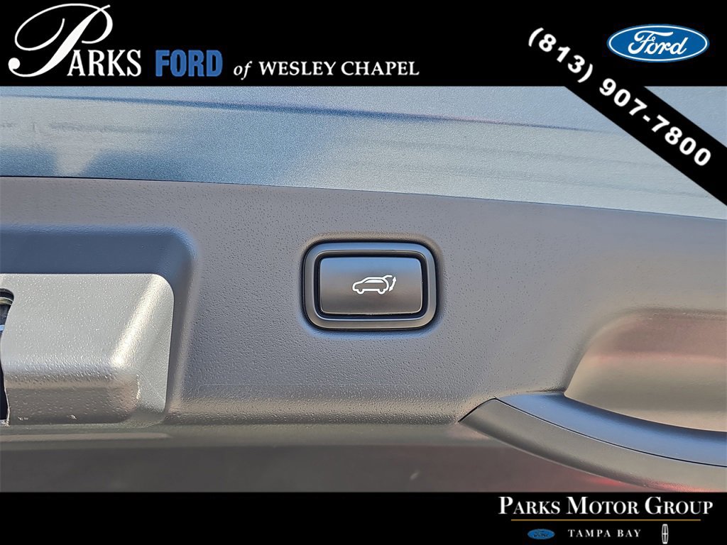 Used 2023 Kia Niro SX Touring image 9