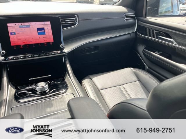 Used 2024 Jeep Wagoneer L Series II w/ Flexible Seating Group image 14