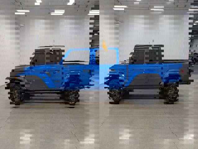 Used 2024 Jeep Gladiator Sport image 4