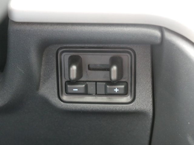 Certified 2025 Ford Expedition Active AWD/4WD image 27