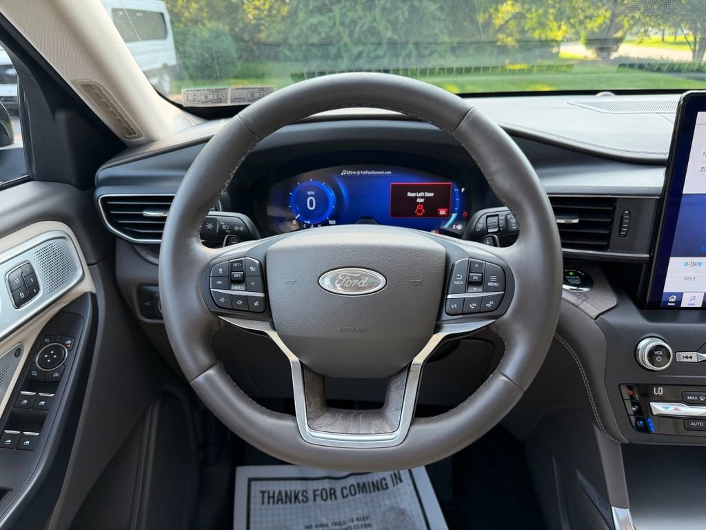Certified 2020 Ford Explorer Platinum w/ Premium Technology Package AWD/4WD image 16