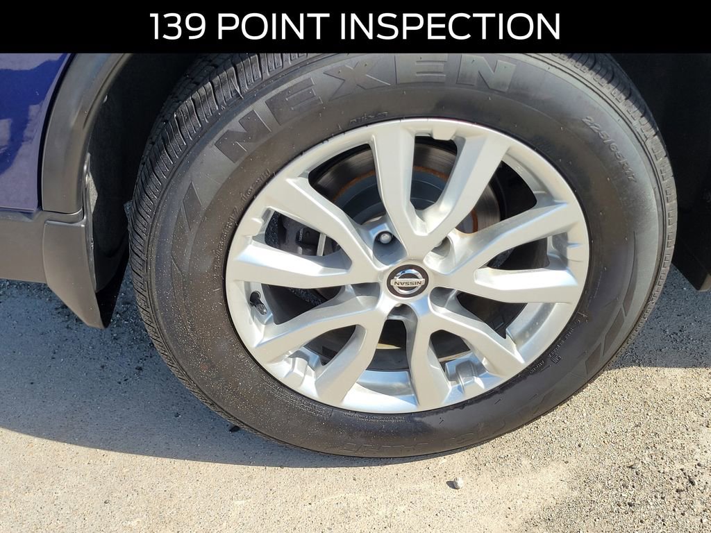 Used 2018 Nissan Rogue SV w/ Premium Package FWD image 5