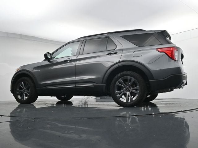 Certified 2023 Ford Explorer XLT w/ Equipment Group 202A AWD/4WD image 35